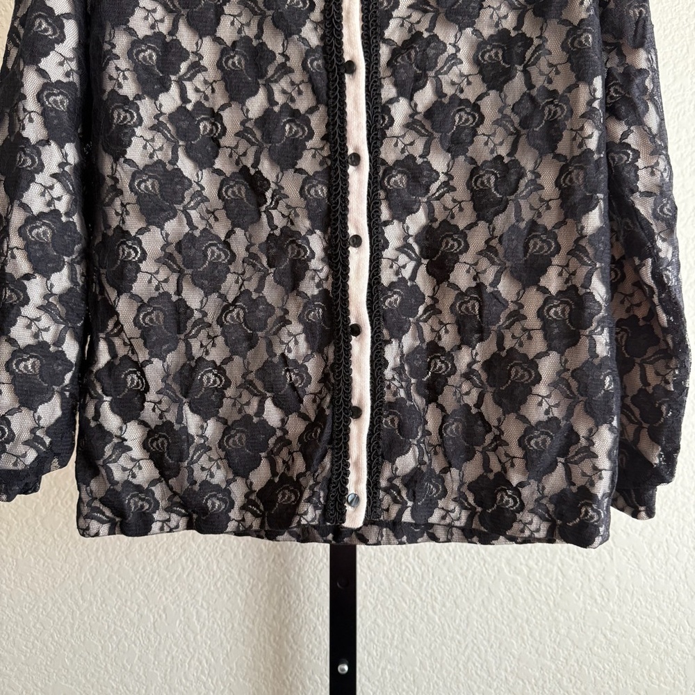 Black Floral Lace Sheer Cardigan Medium Long Sleeve Lightweight Romantic Top - Picture 8 of 9